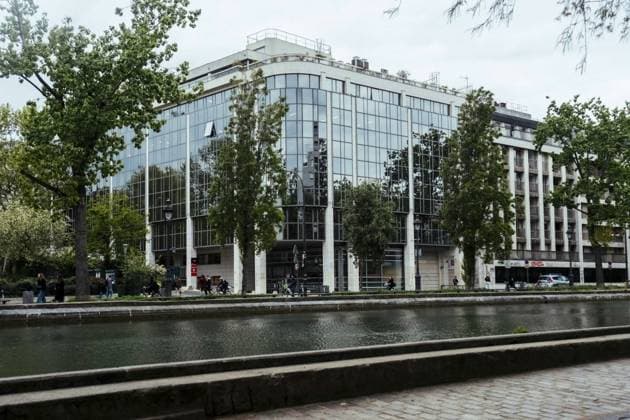 View on the building housing IA Mistral s offices from the Canal St Martin in Paris. 24 04 2024 Julien Faure Leextra via opale.photo RECORD DATE NOT STATED *** View on the building housing IA Mistrals offices from the Canal St Martin in Paris 24 04 2024 Julien Faure Leextra via opale photo RECORD DATE NOT STATED  Copyright: x JulienxFaure Leextraxviaxopale.photox !ACHTUNG AUFNAHMEDATUM GESCHÄTZT!