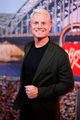 Fernsehmoderator Guido Cantz bei der Neuauflage des Kult-Musical Himmel und Kölle in der Volksbühne am Rudolfplatz. Köln, 28.10.2025 NRW Deutschland *** TV presenter Guido Cantz at the new edition of the cult musical Himmel und Kölle at the Volksbühne am Rudolfplatz Cologne, 28 10 2025 NRW Germany Copyright: xChristophxHardtx