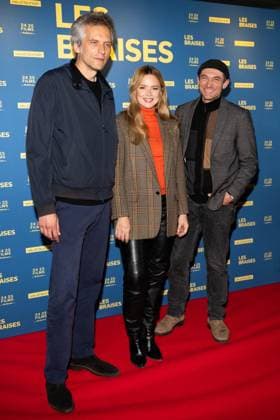 Les Braises Premiere Thomas Kruithof, Virginie Efira and Arieh Worthalter attending the Les Braises Premiere at the UGC Cine Cite Bercy in Paris, France on October 28, 2025. Photo by Aurore Marechal ABACAPRESS.COM Paris France  Copyright: xMarechalxAurore ABACAx