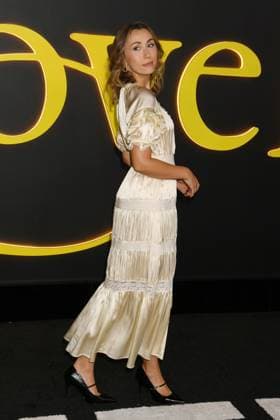 LOS ANGELES, CA - OCTOBER 28: Caitlin Reilly at the Los Angeles premiere of HBO Original s I Love LA at Paramount Theatre on October 28, 2025 in Los Angeles, California. Copyright: xJeffreyxMayerx