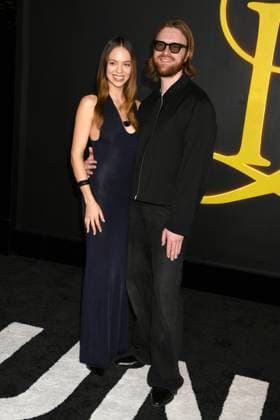 LOS ANGELES, CA - OCTOBER 28: Claudia Sulewski and Finneas O Connell at the Los Angeles premiere of HBO Original s I Love LA at Paramount Theatre on October 28, 2025 in Los Angeles, California. Copyright: xJeffreyxMayerx