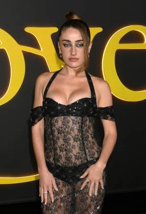 LOS ANGELES, CA - OCTOBER 28: Rachel Sennott at the Los Angeles premiere of HBO Original s I Love LA at Paramount Theatre on October 28, 2025 in Los Angeles, California. Copyright: xJeffreyxMayerx