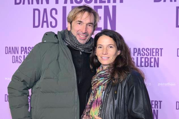 Arnd Schimkat and Maria Kehr at the premiere of the movie Dann passiert das Leben at Rio Filmpalast Munich, 28 10 2025 Foto:xR.xHeinex xFuturexImagex leben_5002