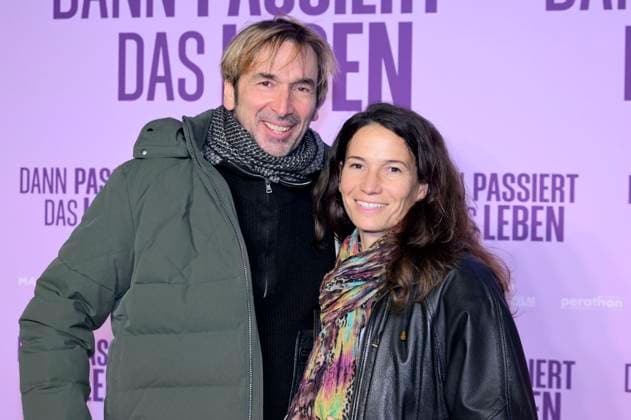 Arnd Schimkat and Maria Kehr at the premiere of the movie Dann passiert das Leben at Rio Filmpalast Munich, 28 10 2025 Foto:xR.xHeinex xFuturexImagex leben_5003