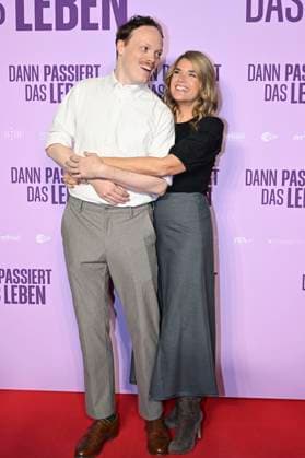 Lukas Rüppel and Anke Engelke at the premiere of the movie Dann passiert das Leben at Rio Filmpalast Munich, 28 10 2025 Foto:xR.xHeinex xFuturexImagex leben_5017