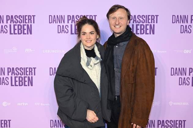 Michael Kranz with companion at the premiere of the movie Dann passiert das Leben at Rio Filmpalast Munich, 28 10 2025 Foto:xR.xHeinex xFuturexImagex leben_5030