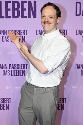 Lukas Rüppel at the premiere of the movie Dann passiert das Leben at Rio Filmpalast Munich, 28 10 2025 Foto:xR.xHeinex xFuturexImagex leben_5036