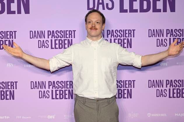 Lukas Rüppel at the premiere of the movie Dann passiert das Leben at Rio Filmpalast Munich, 28 10 2025 Foto:xR.xHeinex xFuturexImagex leben_5038