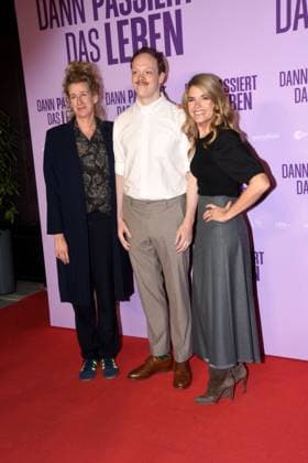 Neele Leana Vollmar director screenwriter Lukas Rueppel actor Anke Engelke actress leading actress Munich 28 10 2025 Rio Filmpalast premiere Dann passiert das Leben Foto Muenchen