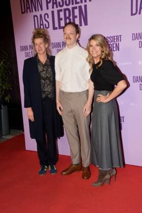 Neele Leana Vollmar director screenwriter Lukas Rueppel actor Anke Engelke actress leading actress Munich 28 10 2025 Rio Filmpalast premiere Dann passiert das Leben Foto Muenchen