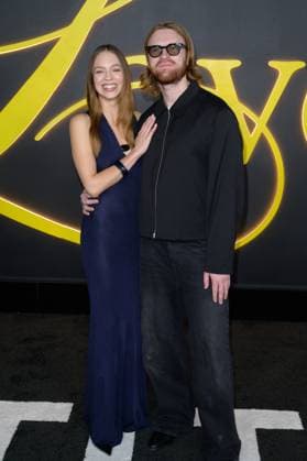 I Love LA Premiere - Los Angeles, USA LOS ANGELES, USA. October 28, 2025: Finneas O Connell & Claudia Sulewski at the premiere for I Love LA at Paramount Studios. Los Angeles CA USA  Copyright: xPaulxSmith Featureflashx