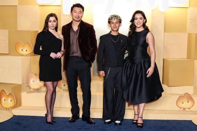 World Premiere Of Netflix s In Your Dreams American actress and musician Cristin Milioti, Canadian actor, stuntman, writer, and advocate Simu Liu, American actor Elias Janssen and American actress Jolie Hoang-Rappaport arrive at the World Premiere Of Netflix s In Your Dreams held at The Egyptian Theatre Hollywood in Hollywood, Los Angeles, California, United States. The Egyptian Theatre Hollywood, Hollywood, Los Angeles, California, USA California United States Copyright: xImagexPressxAgencyx originalFilename: collin-worldpre251029_npzAc.jpg
