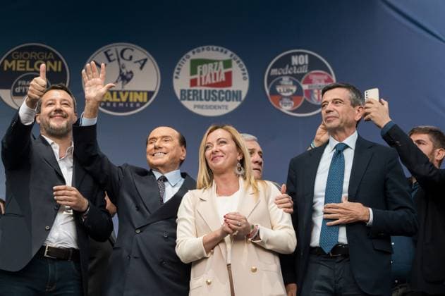 Leaders of the Centre-right parties held their final election rally in Rome, Italy - 22 Sept 2022 September 22, 2022, Roma, Italy: Silvio Berlusconi (L2) seen with Giorgia Meloni (C), Matteo Salvini (L) and Maurizio Lupi (R). Leaders of the centre-right coalition gathered together in Piazza del Popolo in Rome for the political rally Ã¬Insieme per liItaliai, before the National Elections, on 25 September 2022. Copyright: xValeriaxFerrarox