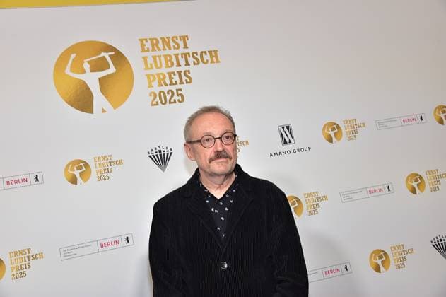 68 Award Ceremony Ernst Lubitsch Prize Josef Hader ELP Winner 2025 Arrival, red carpet for the 68 Award Ceremony Ernst Lubitsch Prize at kino Babylon Berlin on 29 10 2025 Photopress Mueller