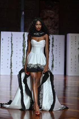 Atelier Couture bridal - Jordi Dalmau fashion show in Madrid - 29 Oct 2025 A model showcases creations by Jordi Dalmau during the Atelier Couture bridal catwalk within Madrid Fashion Week, at Fabrica de Tapices. Madrid Spain Copyright: xAtilanoxGarciax xSOPAxImagesx FOTO53728