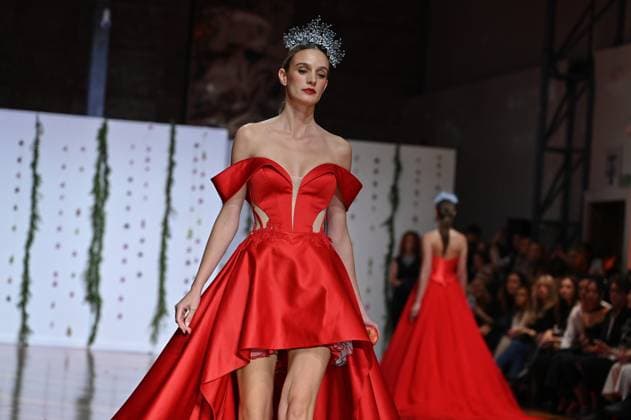 Atelier Couture bridal - Jordi Dalmau fashion show in Madrid - 29 Oct 2025 A model showcases creations by Jordi Dalmau during the Atelier Couture bridal catwalk within Madrid Fashion Week, at Fabrica de Tapices. Madrid Spain Copyright: xAtilanoxGarciax xSOPAxImagesx FOTO53754