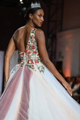 Atelier Couture bridal - Jordi Dalmau fashion show in Madrid - 29 Oct 2025 A model showcases creations by Jordi Dalmau during the Atelier Couture bridal catwalk within Madrid Fashion Week, at Fabrica de Tapices. Madrid Spain Copyright: xAtilanoxGarciax xSOPAxImagesx FOTO53785