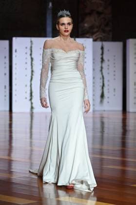 Atelier Couture bridal - Jordi Dalmau fashion show in Madrid - 29 Oct 2025 A model showcases creations by Jordi Dalmau during the Atelier Couture bridal catwalk within Madrid Fashion Week, at Fabrica de Tapices. Madrid Spain Copyright: xAtilanoxGarciax xSOPAxImagesx FOTO53788