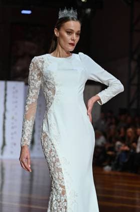Atelier Couture bridal - Jordi Dalmau fashion show in Madrid - 29 Oct 2025 A model showcases creations by Jordi Dalmau during the Atelier Couture bridal catwalk within Madrid Fashion Week, at Fabrica de Tapices. Madrid Spain Copyright: xAtilanoxGarciax xSOPAxImagesx FOTO53794