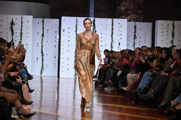 Atelier Couture bridal catwalk in Madrid, Spain - 29 Oct 2025 A model showcases creations by María Diezma during the Atelier Couture bridal catwalk within Madrid Fashion Week at Fabrica de Tapices. Madrid Spain Copyright: xAtilanoxGarciax xSOPAxImagesx FOTO53900