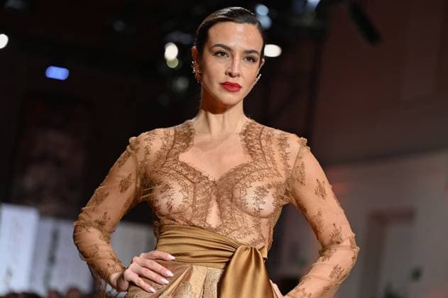Atelier Couture bridal catwalk in Madrid, Spain - 29 Oct 2025 A model showcases creations by María Diezma during the Atelier Couture bridal catwalk within Madrid Fashion Week at Fabrica de Tapices. Madrid Spain Copyright: xAtilanoxGarciax xSOPAxImagesx FOTO53902