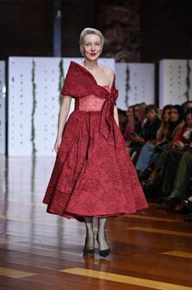 Atelier Couture bridal catwalk in Madrid, Spain - 29 Oct 2025 A model showcases creations by María Diezma during the Atelier Couture bridal catwalk within Madrid Fashion Week at Fabrica de Tapices. Madrid Spain Copyright: xAtilanoxGarciax xSOPAxImagesx FOTO53910