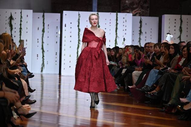 Atelier Couture bridal catwalk in Madrid, Spain - 29 Oct 2025 A model showcases creations by María Diezma during the Atelier Couture bridal catwalk within Madrid Fashion Week at Fabrica de Tapices. Madrid Spain Copyright: xAtilanoxGarciax xSOPAxImagesx FOTO53913