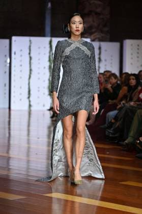 Atelier Couture bridal catwalk in Madrid, Spain - 29 Oct 2025 A model showcases creations by María Diezma during the Atelier Couture bridal catwalk within Madrid Fashion Week at Fabrica de Tapices. Madrid Spain Copyright: xAtilanoxGarciax xSOPAxImagesx FOTO53927