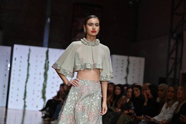 Atelier Couture bridal catwalk in Madrid, Spain - 29 Oct 2025 A model showcases creations by María Diezma during the Atelier Couture bridal catwalk within Madrid Fashion Week at Fabrica de Tapices. Madrid Spain Copyright: xAtilanoxGarciax xSOPAxImagesx FOTO53948