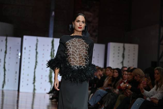 Atelier Couture bridal catwalk in Madrid, Spain - 29 Oct 2025 A model showcases creations by María Diezma during the Atelier Couture bridal catwalk within Madrid Fashion Week at Fabrica de Tapices. Madrid Spain Copyright: xAtilanoxGarciax xSOPAxImagesx FOTO53958