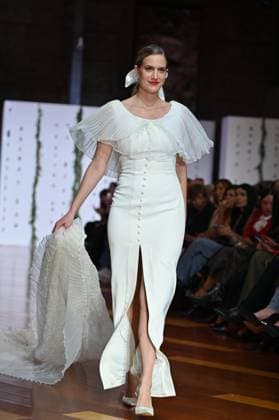 Atelier Couture bridal catwalk in Madrid, Spain - 29 Oct 2025 A model showcases creations by María Diezma during the Atelier Couture bridal catwalk within Madrid Fashion Week at Fabrica de Tapices. Madrid Spain Copyright: xAtilanoxGarciax xSOPAxImagesx FOTO53967