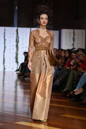 October 29, 2025, Madrid, Spain: A model showcases creations by Maria Diezma during the Atelier Couture bridal catwalk within Madrid Fashion Week at Fabrica de Tapices. Madrid Spain - ZUMAs197 20251029_aaa_s197_285 Copyright: xAtilanoxGarciax