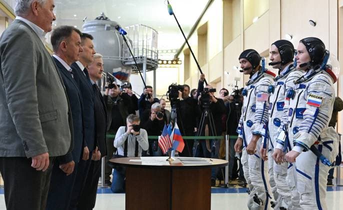 Russia Space 9036413 30.10.2025 Backup crew members of the 74th expedition to the International Space Station (ISS), NASA astronaut Anil Menon, Roscosmos cosmonauts Pyotr Dubrov and Anna Kikina pose during a training session at the Gagarin Cosmonaut Training Centre in Star City outside Moscow, Russia. Alexey Maishev Sputnik Star City Moscow region Russia  Copyright: xAlexeyxMaishevx