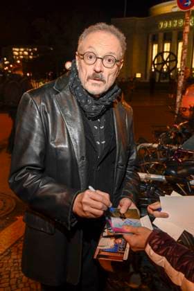 abb LubitschPreis Josef Hader Prizewinner Sutogramme as guest at the award ceremony of the Ernst Lubitsch Prize at Kino Babylon Berlin on 29 10 2025 in Berlin Berlin Germany