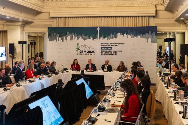 October 30, 2025, Toronto, On, Canada: Rachel McCormick, Director General, International Affairs, Strategic Policy and Innovation Sector, Natural Resources Canada, back left to right, Tim Hodgson, Minister of Energy and Natural Resources, Stephen Laforme, Elder, and Julie Dabrusin, Minister of Environment and Climate Change, participate in the G7 Energy and Environment MinistersöÄÃ Meeting in Toronto, on Thursday, October 30, 2025. Toronto Canada  - ZUMAc35_ 20251030_zaf_c35_038 Copyright: xLauraxProctorx