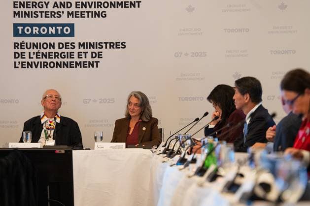 October 30, 2025, Toronto, On, Canada: Elder Stephen Laforme, left, and Julie Dabrusin, Minister of Environment and Climate Change, participate in the G7 Energy and Environment MinistersöÄÃ Meeting in Toronto, on Thursday, October 30, 2025. Toronto Canada  - ZUMAc35_ 20251030_zaf_c35_043 Copyright: xLauraxProctorx