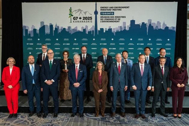 October 30, 2025, Toronto, On, Canada: Officials pose for a group photo at the G7 Energy and Environment Ministers Meeting in Toronto, on Thursday, Oct. 30, 2025. Toronto Canada  - ZUMAc35_ 20251030_zaf_c35_072 Copyright: xLauraxProctorx