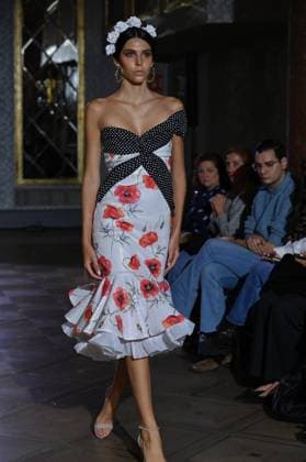 International Flamenco Fashion Week Madrid, (SIMOF) - 30 Oct 2025 A model walks in a Conso Delgado design at the International Flamenco Fashion Week Madrid, (SIMOF) show, at the Wellington Hotel. Madrid Spain Copyright: xAtilanoxGarciax xSOPAxImagesx FOTO54022