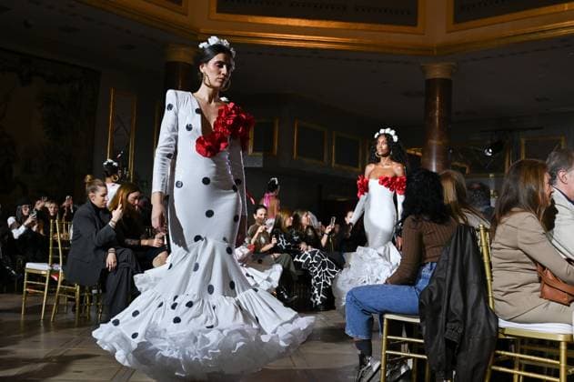 International Flamenco Fashion Week Madrid, (SIMOF) - 30 Oct 2025 A model walks in a Conso Delgado design at the International Flamenco Fashion Week Madrid, (SIMOF) show, at the Wellington Hotel. Madrid Spain Copyright: xAtilanoxGarciax xSOPAxImagesx FOTO54027