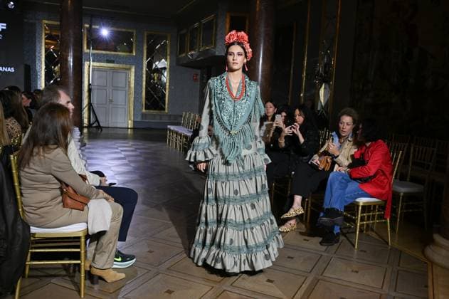 International Flamenco Fashion Week Madrid, (SIMOF) - 30 Oct 2025 A model walks in a Pilar Vera design at the International Flamenco Fashion Week Madrid, (SIMOF) show, at the Wellington Hotel. Madrid Spain Copyright: xAtilanoxGarciax xSOPAxImagesx FOTO54036