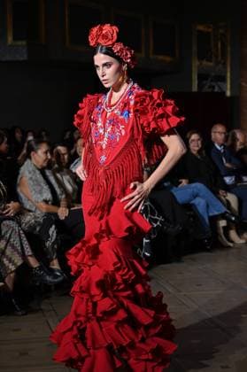 International Flamenco Fashion Week Madrid, (SIMOF) - 30 Oct 2025 A model walks in a Pilar Vera design at the International Flamenco Fashion Week Madrid, (SIMOF) show, at the Wellington Hotel. Madrid Spain Copyright: xAtilanoxGarciax xSOPAxImagesx FOTO54045