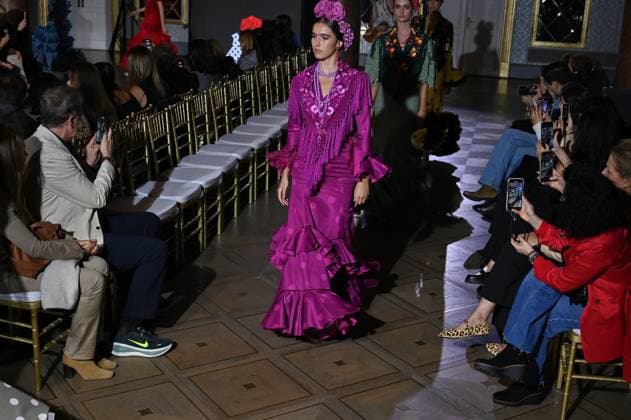 International Flamenco Fashion Week Madrid, (SIMOF) - 30 Oct 2025 A model walks in a Pilar Vera design at the International Flamenco Fashion Week Madrid, (SIMOF) show, at the Wellington Hotel. Madrid Spain Copyright: xAtilanoxGarciax xSOPAxImagesx FOTO54049