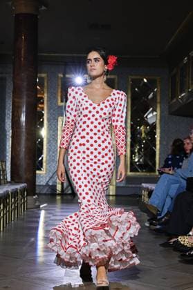 International Flamenco Fashion Week Madrid, (SIMOF) - 30 Oct 2025 A model walks in a Flor De Cerezo design at the International Flamenco Fashion Week Madrid, (SIMOF) show, at the Wellington Hotel. Madrid Spain Copyright: xAtilanoxGarciax xSOPAxImagesx FOTO54051