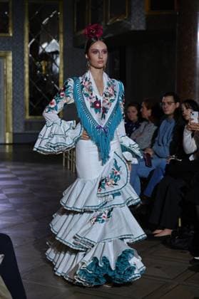 International Flamenco Fashion Week Madrid, (SIMOF) - 30 Oct 2025 A model walks in a Flor De Cerezo design at the International Flamenco Fashion Week Madrid, (SIMOF) show, at the Wellington Hotel. Madrid Spain Copyright: xAtilanoxGarciax xSOPAxImagesx FOTO54067