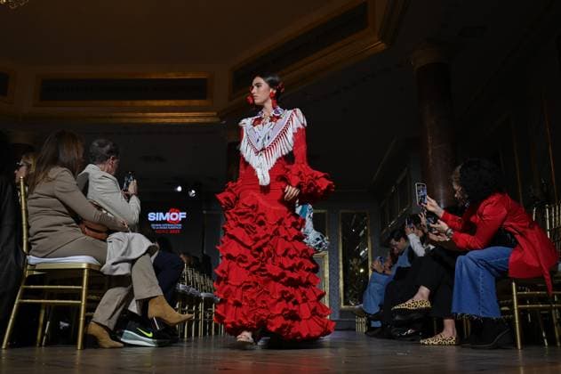 International Flamenco Fashion Week Madrid, (SIMOF) - 30 Oct 2025 A model walks in a Flor De Cerezo design at the International Flamenco Fashion Week Madrid, (SIMOF) show, at the Wellington Hotel. Madrid Spain Copyright: xAtilanoxGarciax xSOPAxImagesx FOTO54077