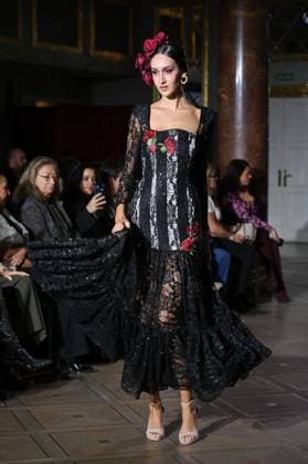 International Flamenco Fashion Week Madrid, (SIMOF) - 30 Oct 2025 A model walks in a Peca design at the International Flamenco Fashion Week Madrid, (SIMOF) show, at the Wellington Hotel. Madrid Spain Copyright: xAtilanoxGarciax xSOPAxImagesx FOTO54087