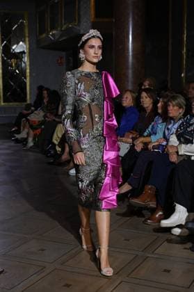 International Flamenco Fashion Week Madrid, (SIMOF) - 30 Oct 2025 A model walks in a Peca design at the International Flamenco Fashion Week Madrid, (SIMOF) show, at the Wellington Hotel. Madrid Spain Copyright: xAtilanoxGarciax xSOPAxImagesx FOTO54095