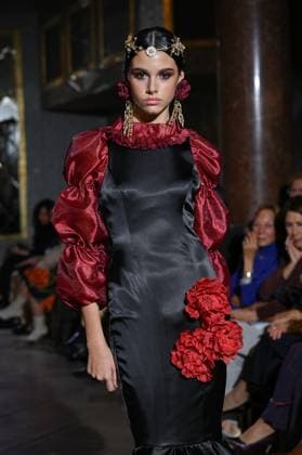 International Flamenco Fashion Week Madrid, (SIMOF) - 30 Oct 2025 A model walks in a Peca design at the International Flamenco Fashion Week Madrid, (SIMOF) show, at the Wellington Hotel. Madrid Spain Copyright: xAtilanoxGarciax xSOPAxImagesx FOTO54103