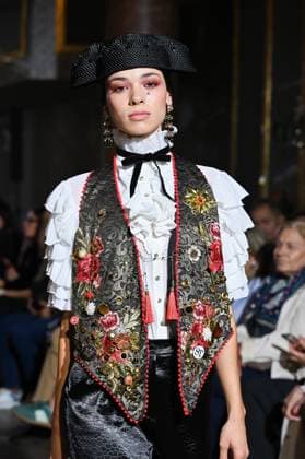 International Flamenco Fashion Week Madrid, (SIMOF) - 30 Oct 2025 A model walks in a Sergy design at the International Flamenco Fashion Week Madrid, (SIMOF) show, at the Wellington Hotel. Madrid Spain Copyright: xAtilanoxGarciax xSOPAxImagesx FOTO54130