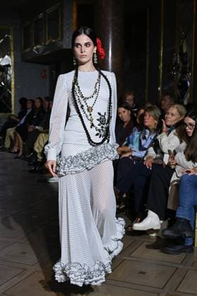 International Flamenco Fashion Week Madrid, (SIMOF) - 30 Oct 2025 A model walks in a Sergy design at the International Flamenco Fashion Week Madrid, (SIMOF) show, at the Wellington Hotel. Madrid Spain Copyright: xAtilanoxGarciax xSOPAxImagesx FOTO54136